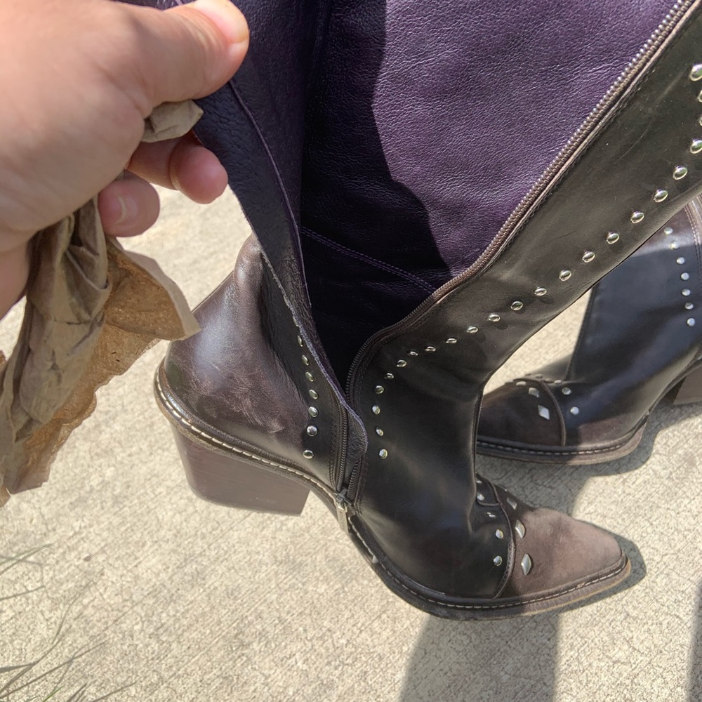 Boots - Picture 3 of 5